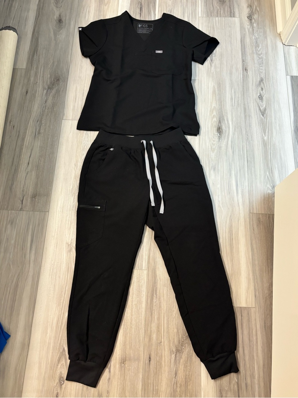 Figs Black Women's Drawstring Jogger Scrub Set